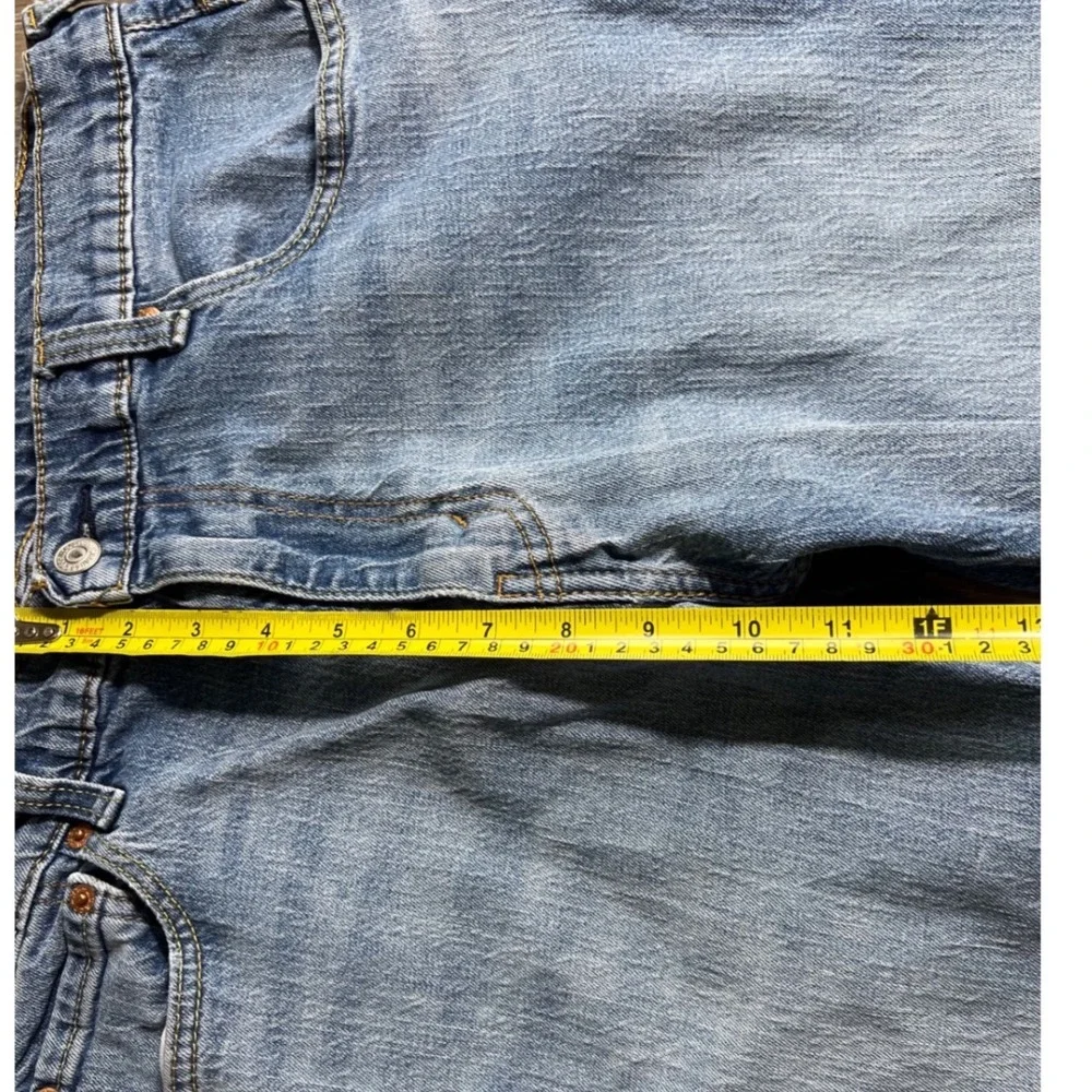 Levi's Straight Leg‎ Jeans Mens 36x30 Light Wash Blue Good Denim Pants